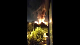 Sancaktepede tek katlı gecekondu alevlere teslim oldu