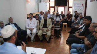 Şehitler hayrına aşure dağıtıldı