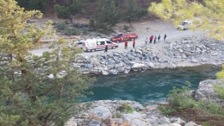 Serinlemek için Köprüçaya giren gencin cesedi bulundu