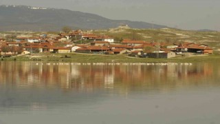 Seyitgazi ovasını sulayan Kunduzlar Barajında su seviyesi azaldı