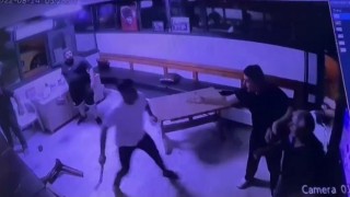 Şilede gece nöbetindeki taksiciye öldüresiye dayak kamerada