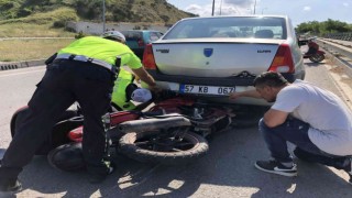 Sinopta trafik kazasında motosiklet sürücüsü yaralandı