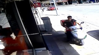 Siparişi teslim edince hayatının şokunu yaşadı