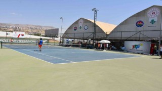 Şırnakta 400 sporcunun katıldığı tenis şampiyonası başladı
