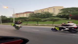 Şişlide trafikte tek teker motosiklet şov kamerada