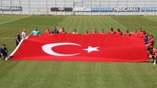 Sivasspor antrenmanda dev Türk bayrağı açtı