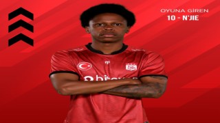 Sivassporda Clinton NJie ilk resmi maçına çıktı