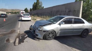 Sivasta otomobiller çarpıştı: 4ü çocuk 13 yaralı