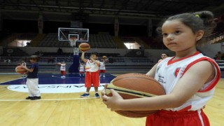 Sporculara lisans öncesi basketbol atölyesi