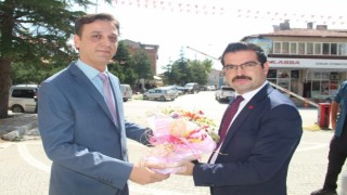 Şuhutta yeni kaymakam çiçeklerle karşılandı