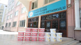 Sultangazi Belediyesinden okullara 40 ton boya desteği