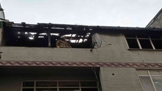 Sultangazide korkutan yangın: İtfaiye ekipleri diğer binalara sirayeti güçlükle engelledi