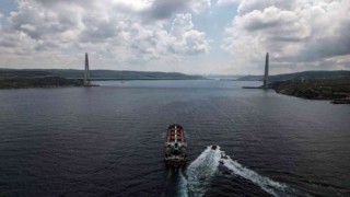 Tahıl yüklü gemi ‘Razoni İstanbul Boğazında
