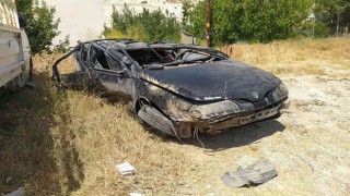 Takla atan araç hurdaya döndü; 1 ölü, 2 yaralı