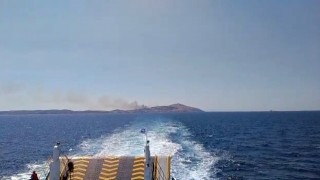 Tatil bölgesi Bozcaadada otluk yangını