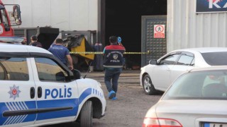 Tel sarma makinesine sıkışan genç, olay yerinde hayatını kaybetti