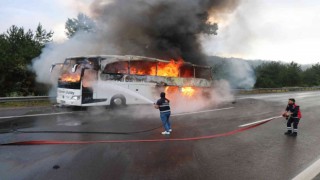TEMde yolcu otobüsü alev alev yandı