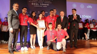 Termal bebek bezi tasarlayan öğrenciler patent yarışmasında derece aldı