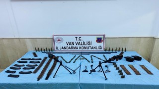 Terörden arındırılan Tendürekte cephanelik olarak kullanılan mağara ve sığınaklar tek tek tespit edilerek imha ediliyor
