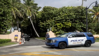 Trump: “FBI Mar-A-Lago baskını sırasında 3 pasaportumu çaldı