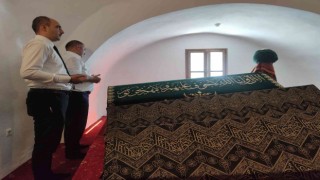 Türbe çevresi ve içinde yapılacak çalışmalar değerlendirildi