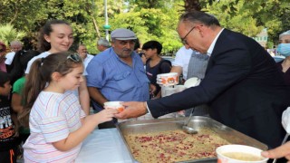 Turgutlu Belediyesi aşure hayrını gerçekleştirdi