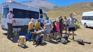 Turistlerden Süphan Dağına büyük ilgi