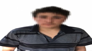 Türk bayrağının üzerine basarak video çeken kişi Bağcılarda yakalandı