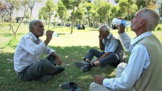 Türkiyenin batısı yağışla boğuşurken Şanlıurfa sıcaktan kavruluyor