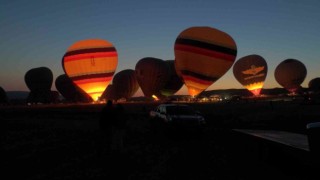 Türkiyenin ilk balon pilotu 35. yılını gökyüzünde kutladı