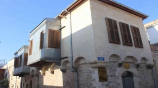 Türkülere konu olan tahta darabalar Kilise renk katıyor