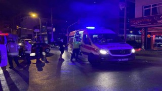 Ümraniyede iki otomobil çarpıştı: 2 yaralı