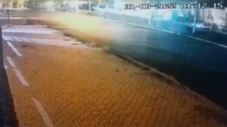 Üniversiteli genç kızı ölüme götüren kaza güvenlik kamerasına yansıdı