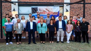 Uşak Belediyesi Evlilik Okulu 3. mezunlarını verdi