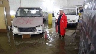 Uşakta şiddetli yağış sonrasında su baskınları yaşandı