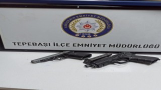 Üzerinden 2 adet tabanca bulunan şahsa para cezası yazıldı