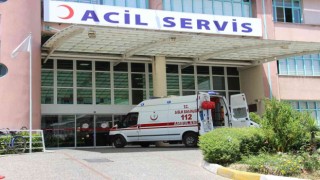 Üzerine demir pencere düşen 20 günlük bebek yaşam savaşı veriyor
