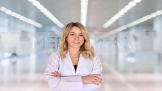 Uzmanlar açıkladı: “Meme protezi emzirmeye engel değil”