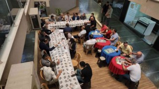 Vali Gürel Bedesten İş Hanı esnafı ile bir araya geldi