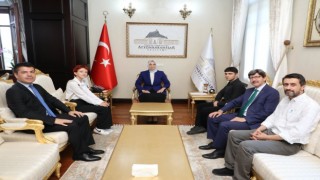 Vali Yiğitbaşı dereceye giren öğrencileri kabul etti
