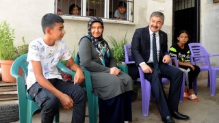 Vali Yılmaz ev ziyaretlerini sürdürüyor