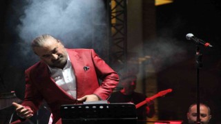 Volkan Konak hem coştu hem coşturdu