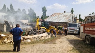 Yangını söndürmek isterken hayatını kaybetti