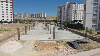 Yapımına başlanan Kent-Köy Semt Pazarında çalışmalar sürüyor