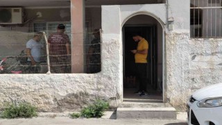 Yaşlı kadın ölü, oğlu bilekleri kesilmiş halde bulundu