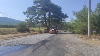 Yatağanın kırsal mahallelerinde yol çalışmalarını sürüyor