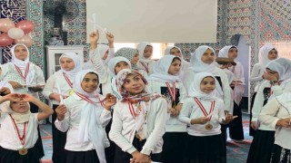 Yaz Kuran kursunu başarıyla bitiren öğrencilere madalya
