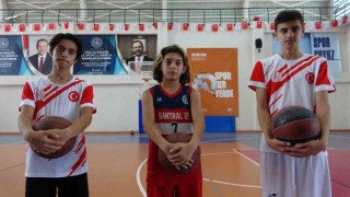 Yaz spor okulundaki çocukların hedefi milli formayı giymek
