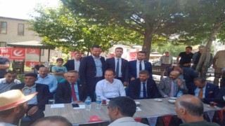 Yeniden Refah Partisi Genel Başkanı Erbakan Bahçesarayda vatandaşlarla buluştu