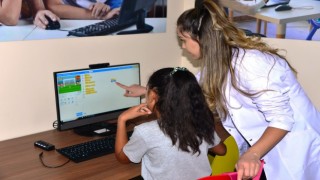 Yeşilyurtta çocuklara robotik kodlama öğretiliyor
